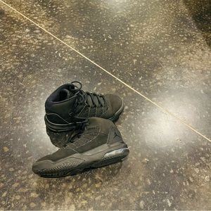 Jordan Max Aura GS 'Triple Black Kid's